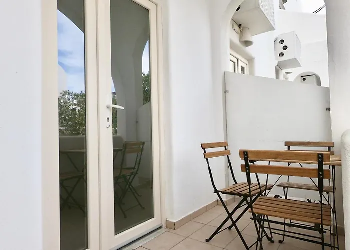 Anny & Ξενοδοχείο με διαμερίσματα Περίσσα