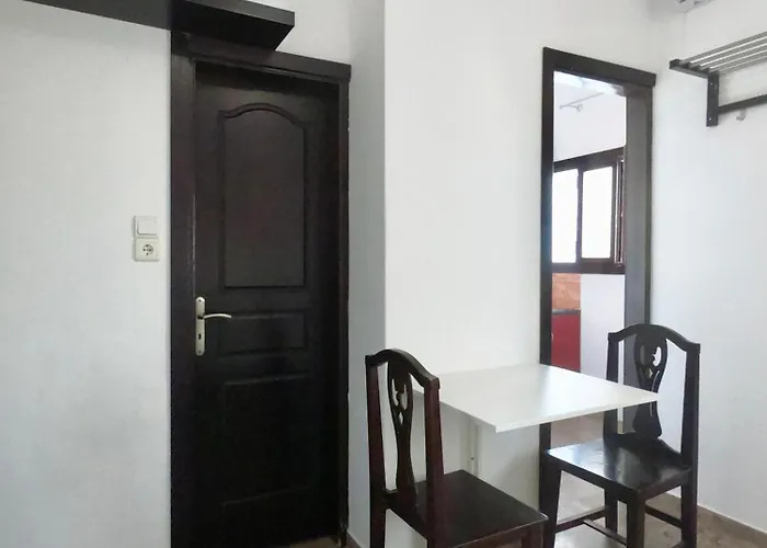 Anny & 3* Περίσσα