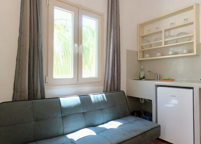 Ξενοδοχείο με διαμερίσματα Anny & Περίσσα