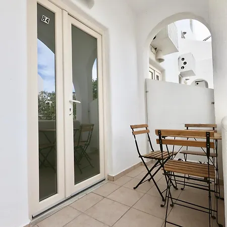 Anny & Hotel apartamentowy Perissa (Santorini)