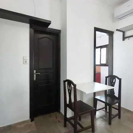 Anny & 3* Perissa (Santorini)