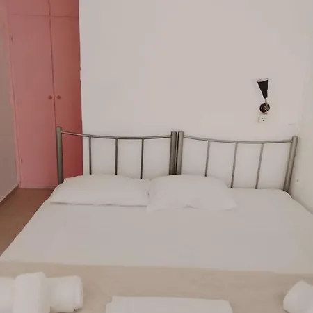 Anny & Perissa (Santorini)