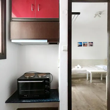 Anny & 4* Perissa (Santorini)