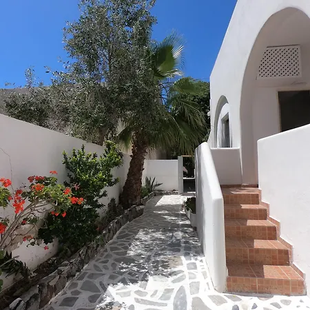 Anny & Perissa (Santorini)