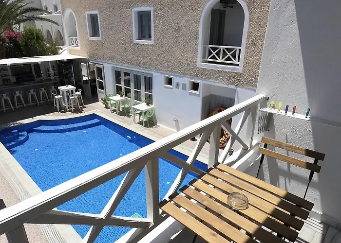 Anny & 3* Perissa (Santorini)