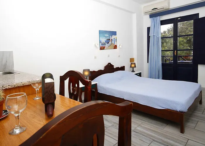 Aparthotel Anny & Perissa (Santorini)