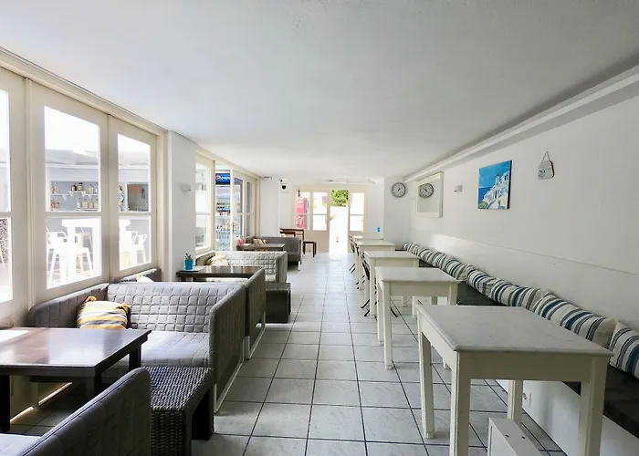 Anny & Aparthotel 3*