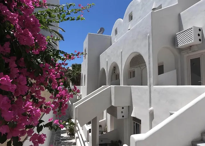 Anny & Lägenhetshotell Perissa (Santorini)