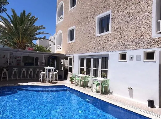 Anny & 3* Perissa (Santorini)