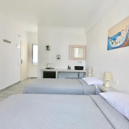 Apart Otel Anny & Perissa (Santorini)