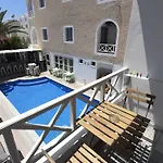 Anny & 4* Περίσσα