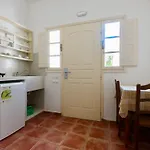 Anny & 4* Περίσσα