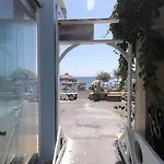 Anny & Ξενοδοχείο με διαμερίσματα Περίσσα